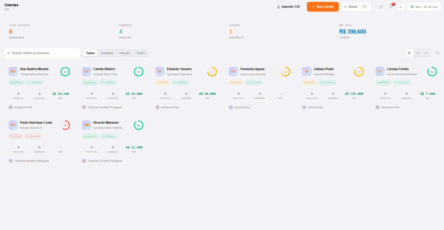 Orkiestri CRM — carteira de clientes com health score, MRR e responsável por conta